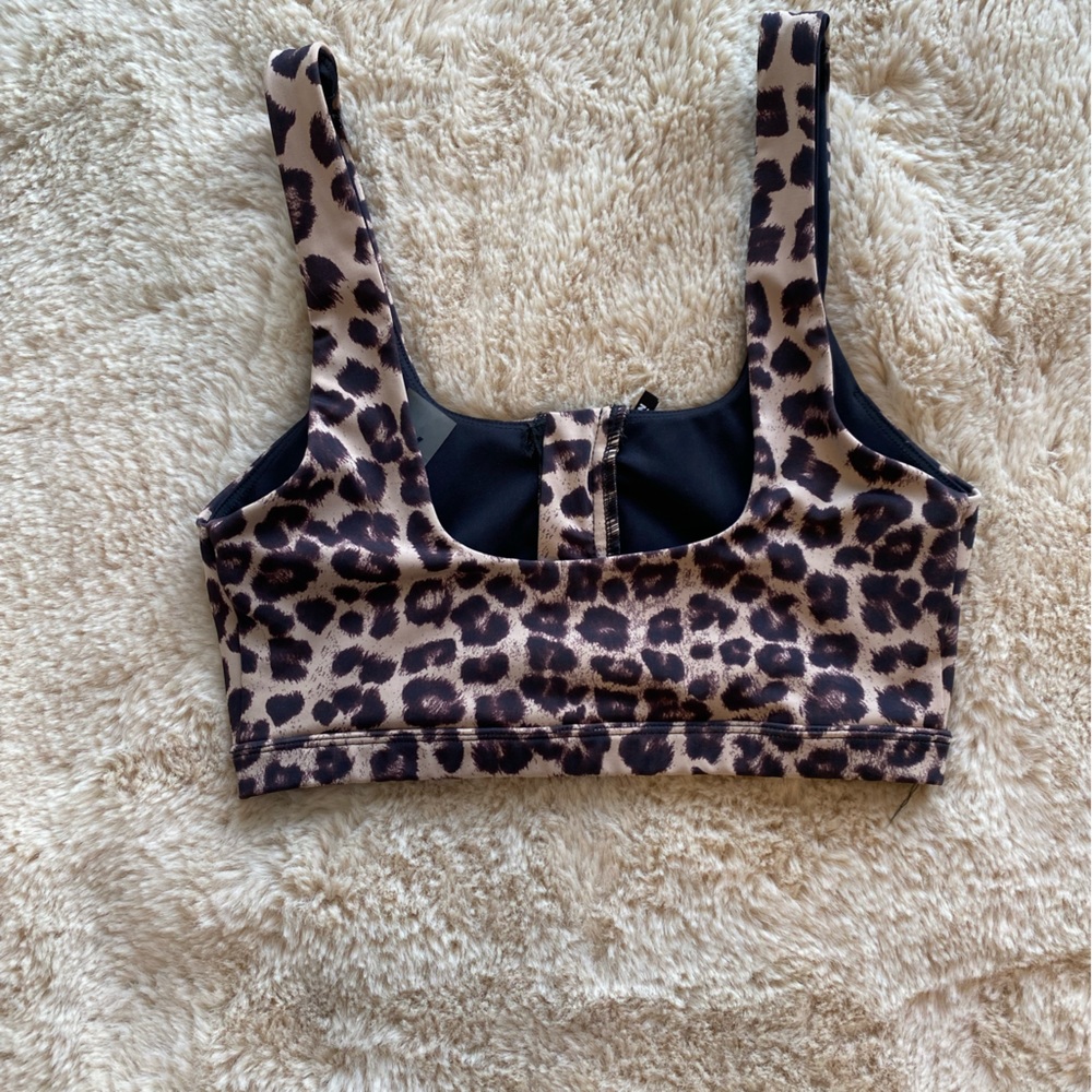 Leopard Print Workout Set - Picture 5 of 6